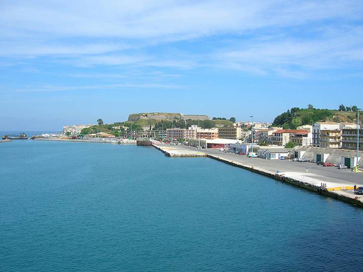 http://www.corfupress.com/v3/images/limani_kerkyras_adeio1.jpg
