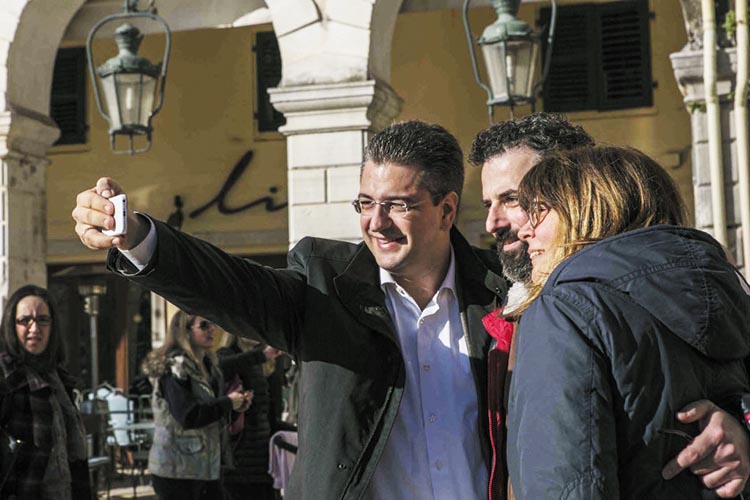 apostolos tzitzikostas 1