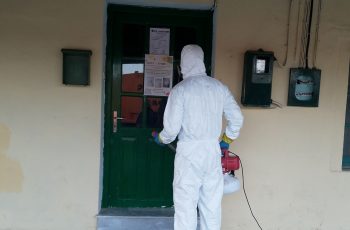 φωτο με απολυμανση παλιου δημοτικού σχολείου αχαραβης