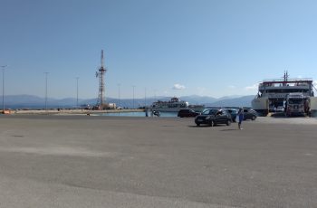 9-2021-limani-lefkimmis-ferry-04-xx
