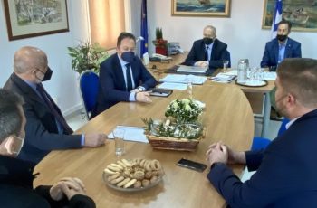 φωτο επισκεψης αναπληρωτη υπουργου εσωτερικων στο δημο βορειας κερκυρας